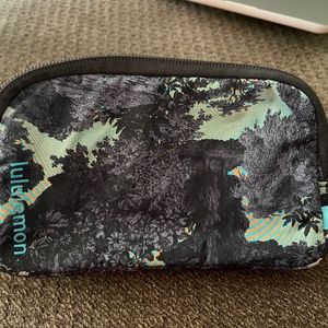 Lululemon Mini Belt Bag Psychedelic Toile Peri Purple Multi NWOT